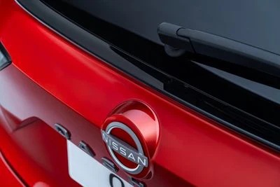 Накладка на двері багажника (Black) Nissan Qashqai J12 (37623)