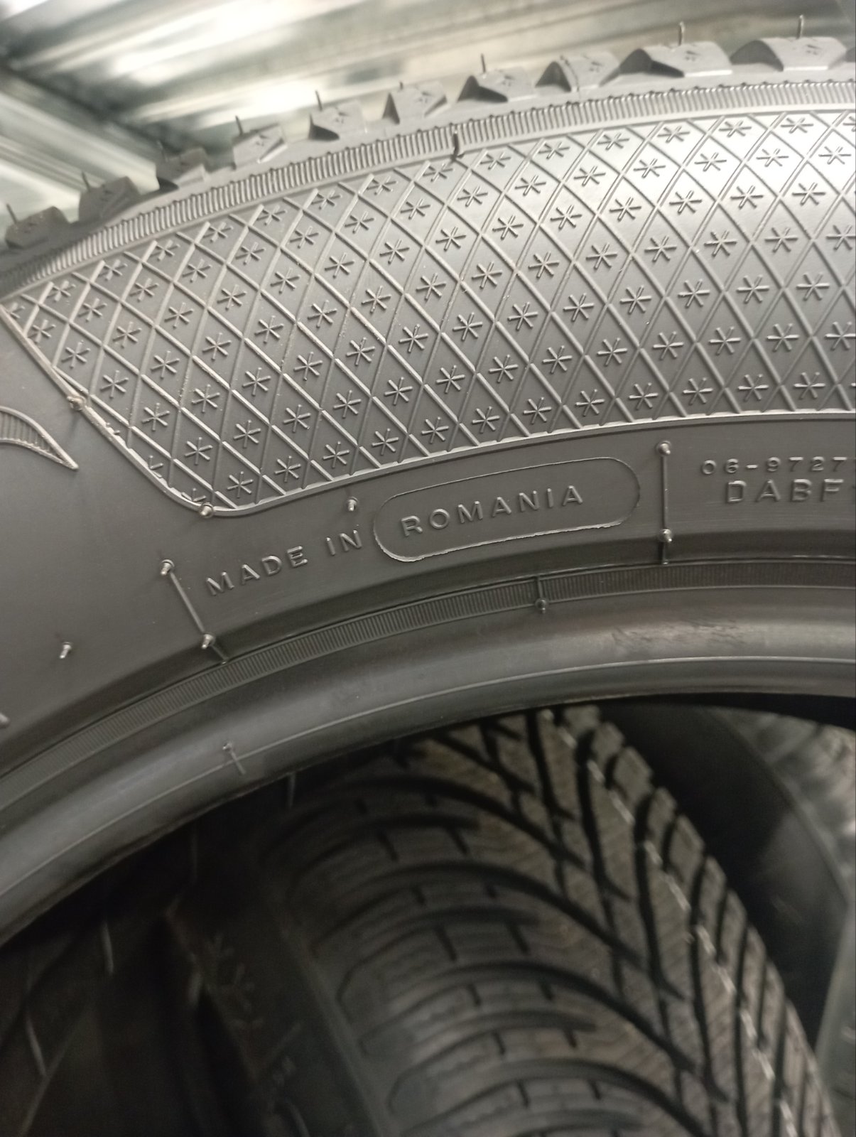 Автошина зимова 235/60 R18 Kleber Krisalp HP3 SUV XL 107H (41580)