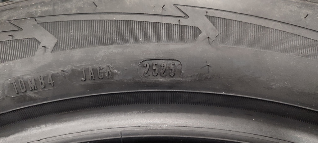 Автошина зимова 235/50 R19 Goodyear Ultra Grip Performance SUV GEN-1 AO 99V (43578)