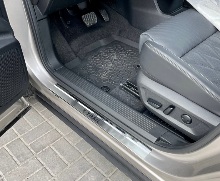 Накладки порогів X-Trail T33 2022-, хром, к-кт 4 шт., локальний виробник (37482)