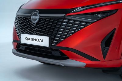 Накладка на передній бампер, Grey Nissan Qashqai J12 (37615)