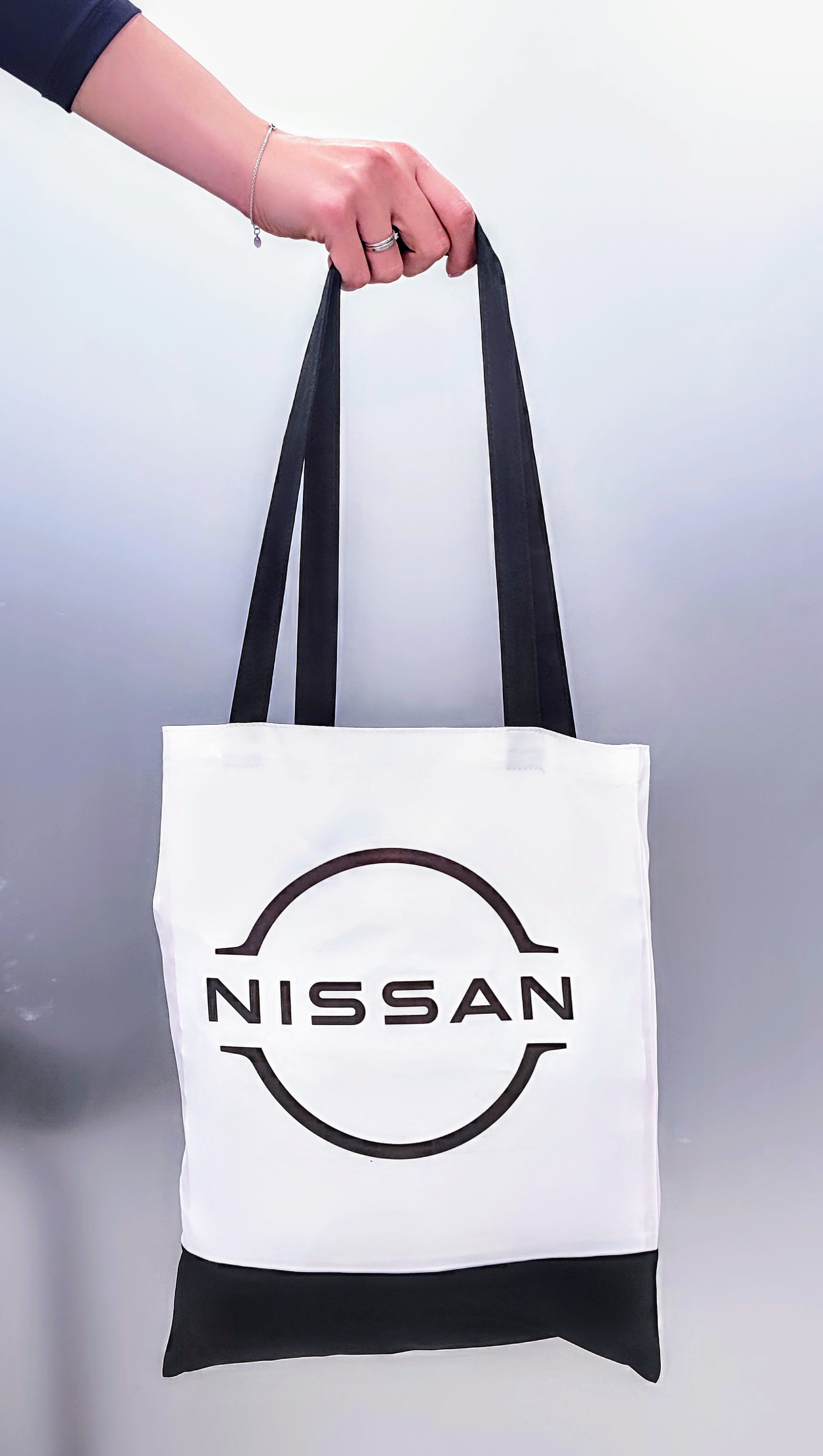Сумка-шопер чорна з білим, з логотипом Nissan, 32*38 см (43680)